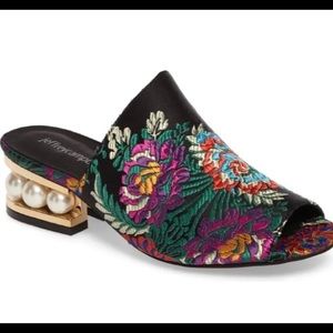 Jeffrey Campbell sandals w/ Pearl heels!